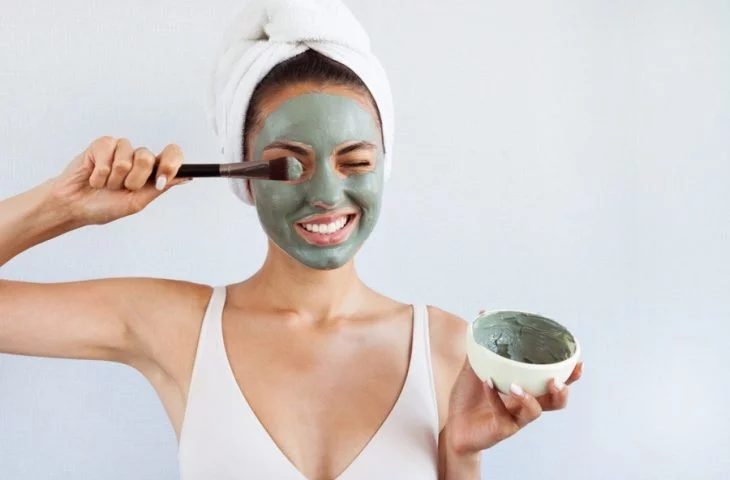Gesichtsmasken mit Heilerde für jeden Hauttyp