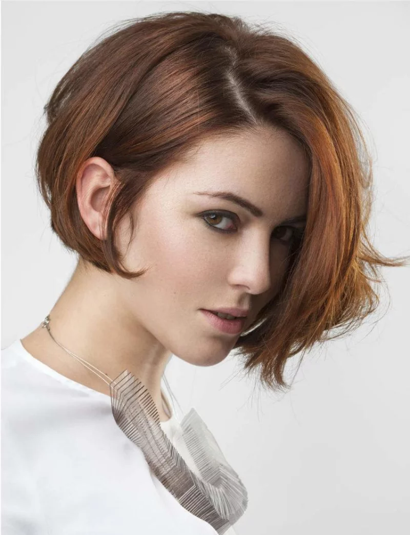 bob frisuren trends 2023 seitenscheitel trendige haarfarbe