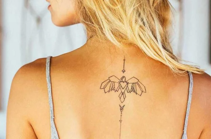 Engel minimalistisches Tattoo