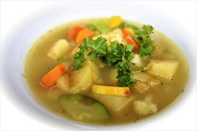 suppe bei erkältung welche suppe zubereiten gemüsesuppe idee