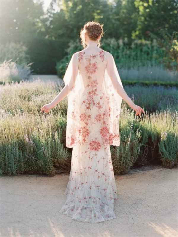 Farbenfrohe Brautkleider wunderschoenes Brautkleid in zwei Teilen florale Muster