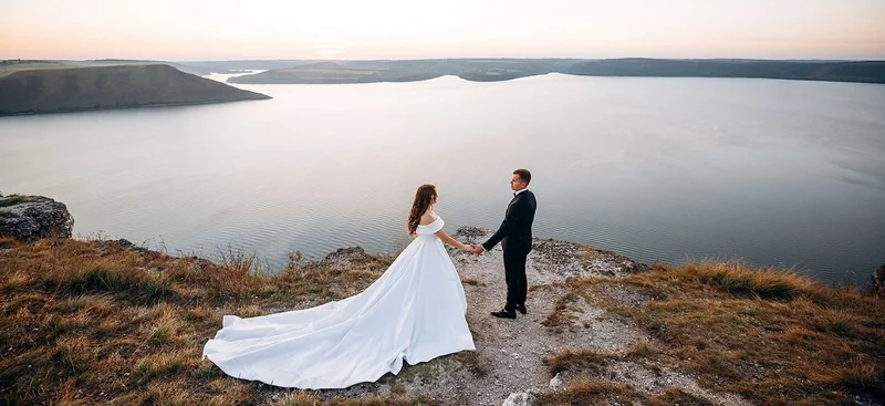 Hochzeitstrends 2023 Heiraten im Urlaub