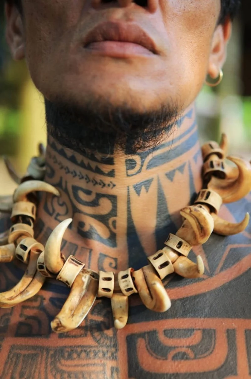 Maori Tattoos Gesicht Kinn Necken
