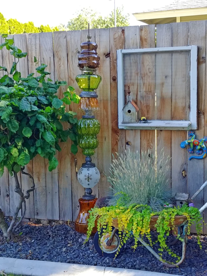 Upcycling Gartendeko selber machen alter autoreifen wiederverwenden fensterrahmen
