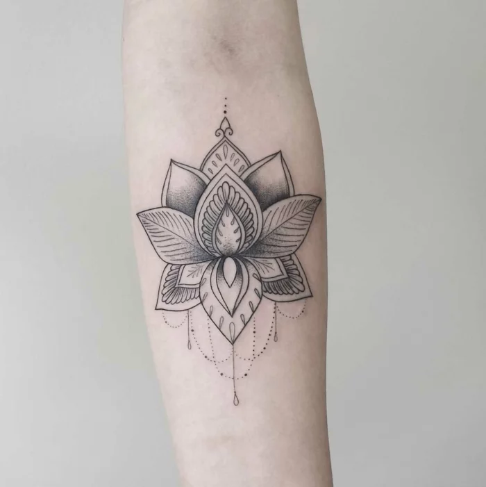 dotwork tattoo lotus unterarm