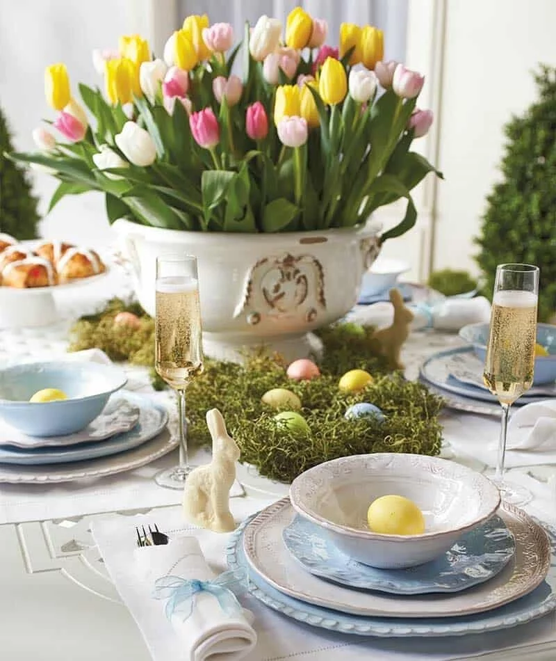 Tischdekoration mit Tulpen zu Ostern selber machen