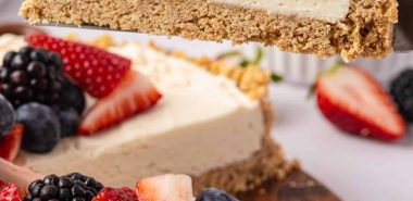 Käsekuchen mit reifen Beeren bringt viel Genuss