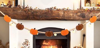 herbstlich dekorierter Kamin- Herbstakzente im Interieur