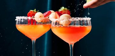 fruchtige Sommergetränke kann man auch in Cocktails umwandeln 