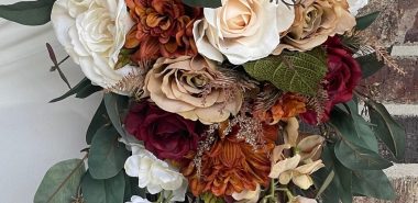 Bouquet auf Trockenblumen in Herbstfarben 