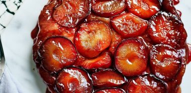saftiges Dessert mit Zwetschgen backen 